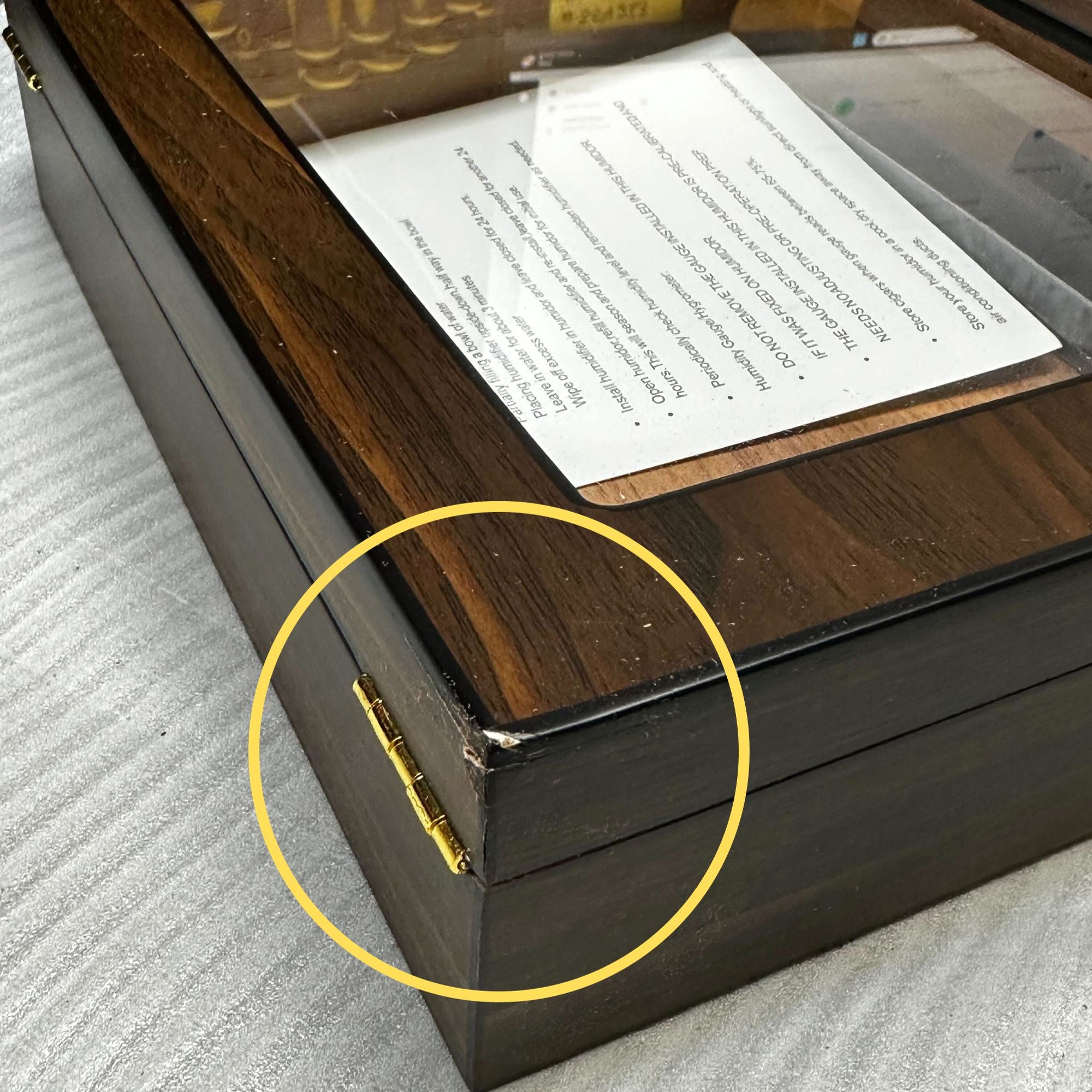 Seconds - 20 CT Walnut Cigar Humidor Box for Cigars (a) Seconds Clinks 